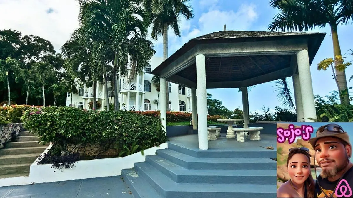 Sojo'S Sky Castle Studio At Columbus Heights - Ocho Rios Apartment